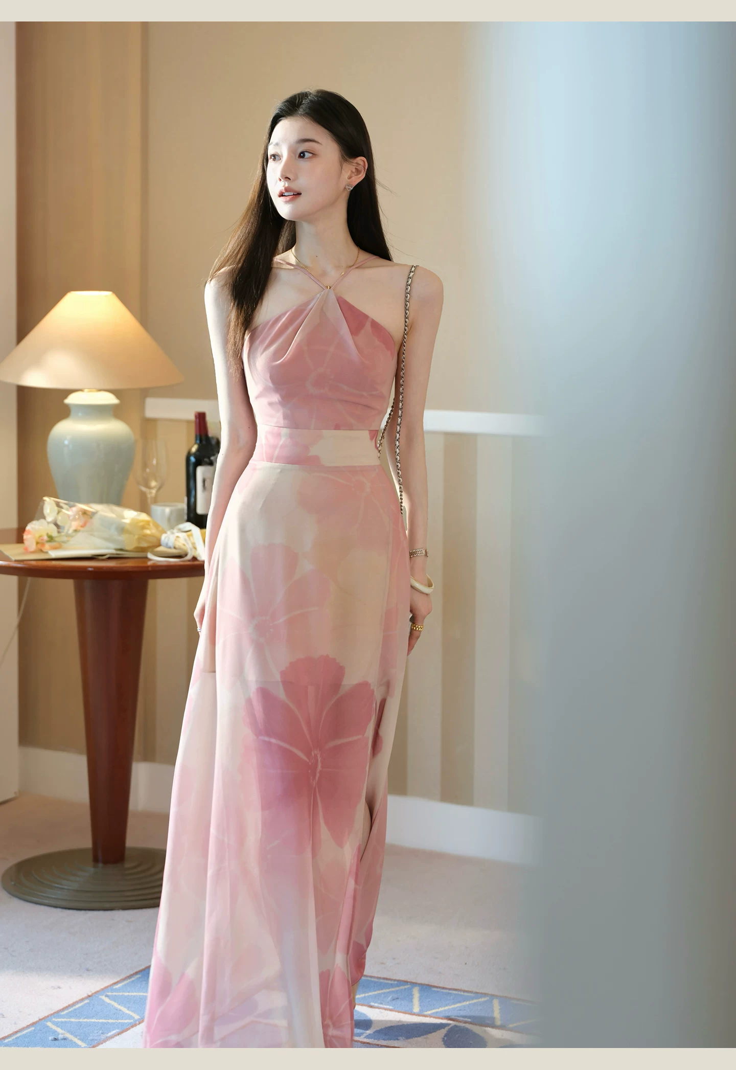 Hanging neck printed dress Hanging neck printed dress