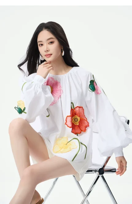 Handcrafted national style embroidered loose top with embroidered embroidery