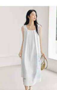 Small niche age reducing square neck sleeveless dress