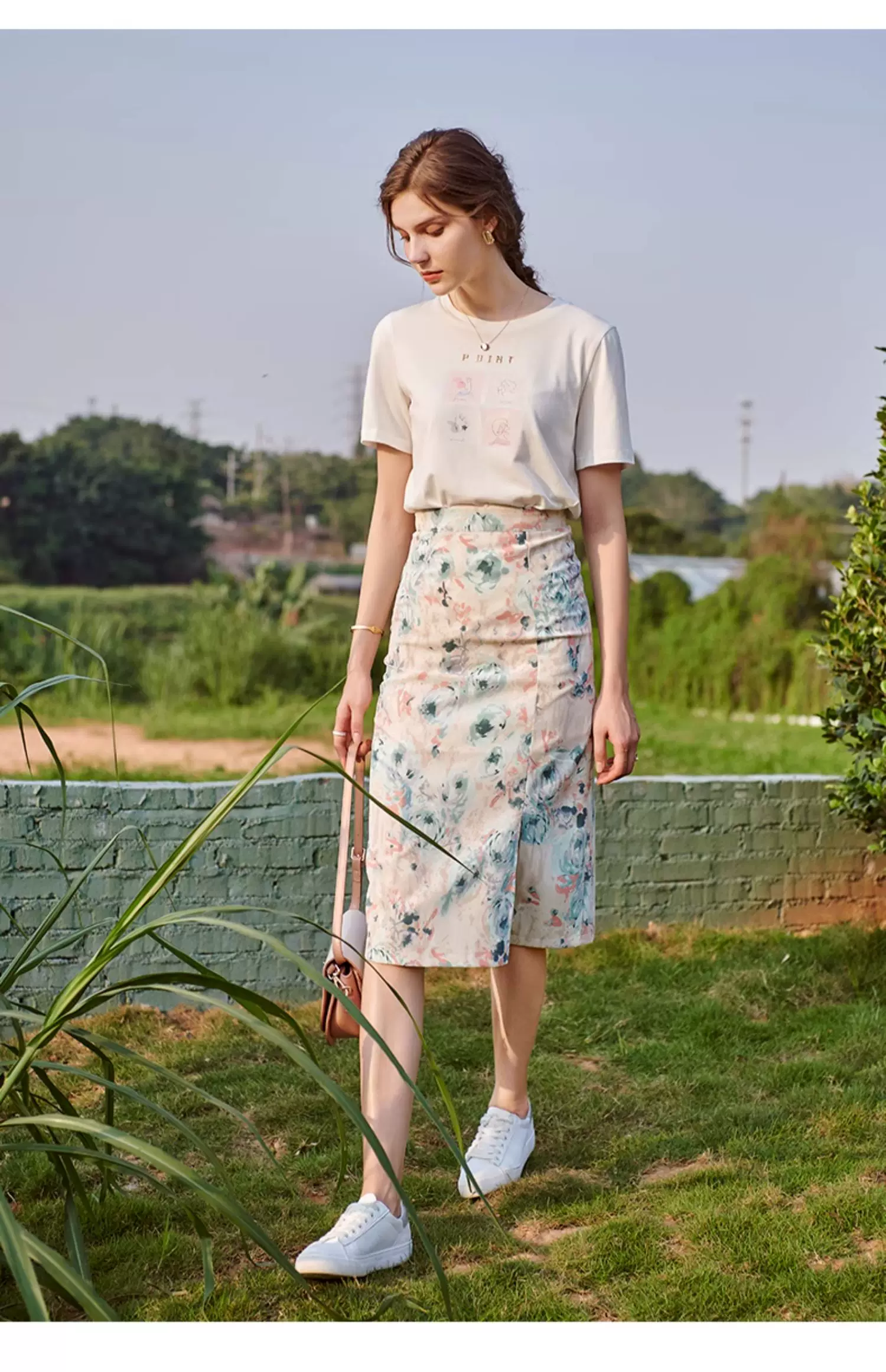 White printed short sleeved t-shirt for women White printed short sleeved t-shirt for women