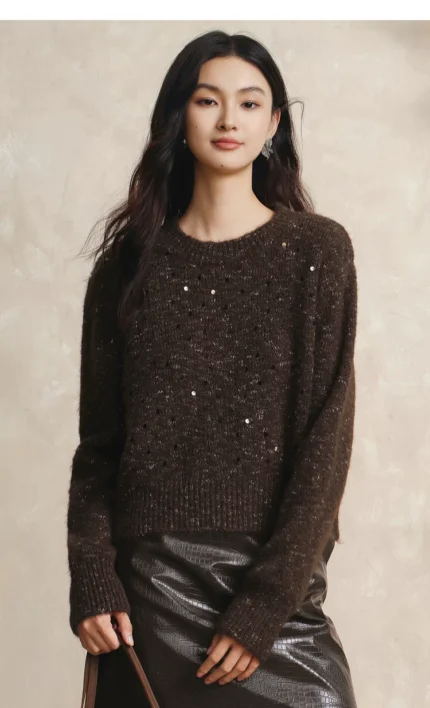 Lazy and sophisticated round neck sweater