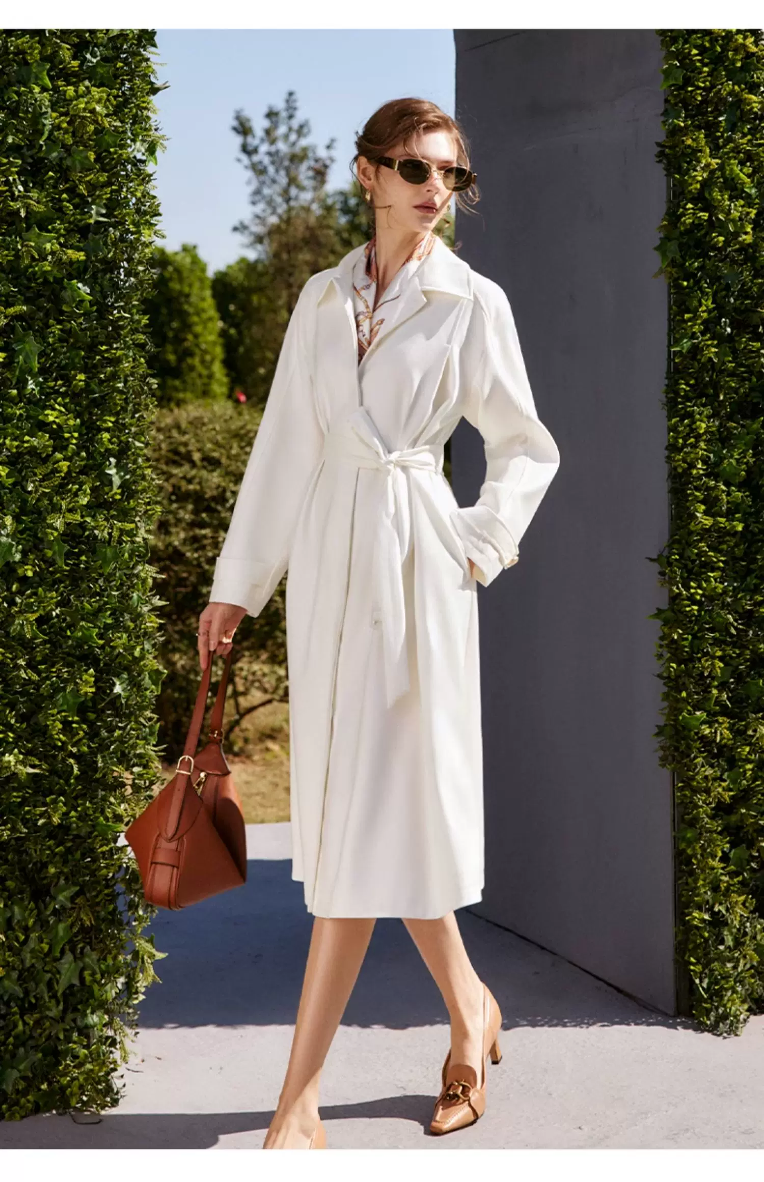 High end white windbreaker jacket 2026 new thin mid length coat High end white windbreaker jacket 2026 new thin mid length coat