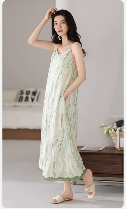 Modal nightgown with chest cushion