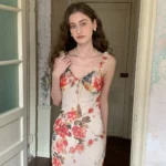 Holiday style floral thin suspender dress