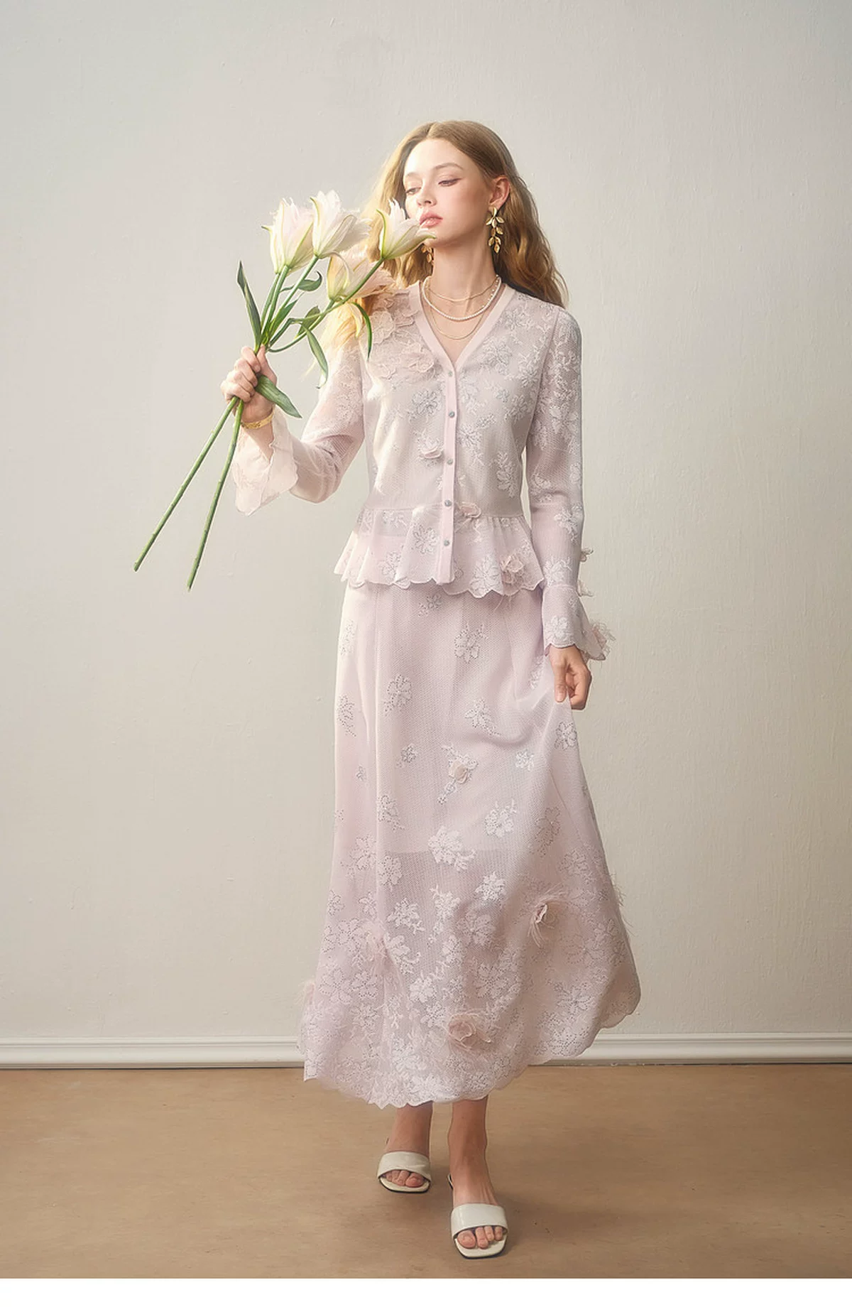 2026 Spring New Gentle High Knowledge Dress with Hollow Knitted Jacquard Set Skirt 2026 Spring New Gentle High Knowledge Dress with Hollow Knitted Jacquard Set Skirt
