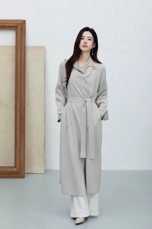 Thin spring windbreaker jacket for women
