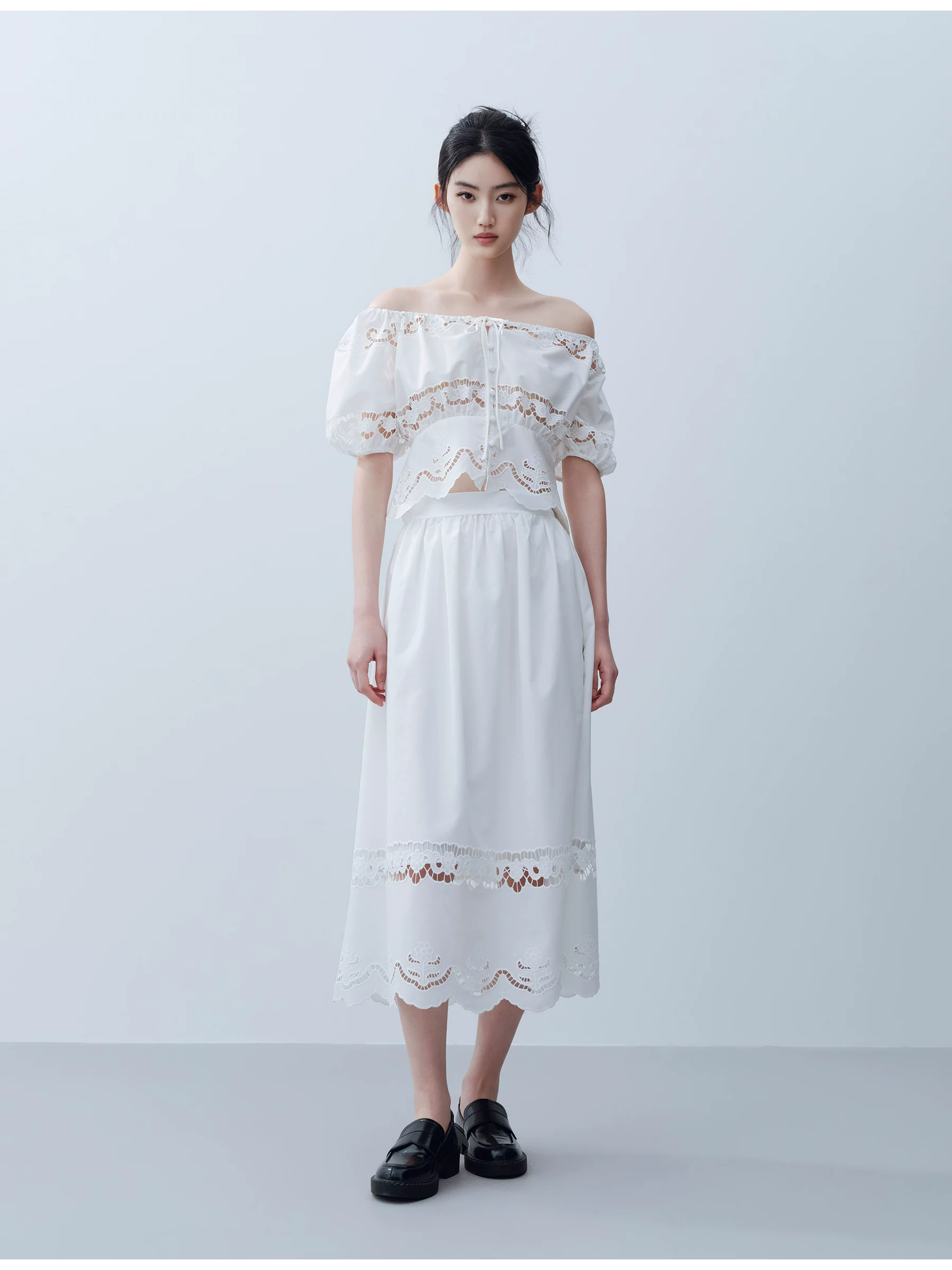 Camellia white hollowed out embroidered two-piece top and skirt Camellia white hollowed out embroidered two-piece top and skirt