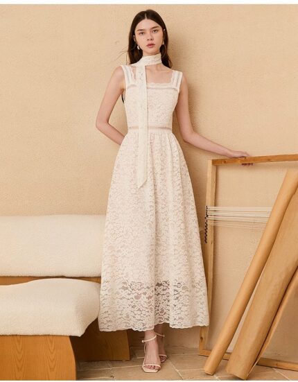 White camisole dress with elegant lace jacquard waist cinching long skirt