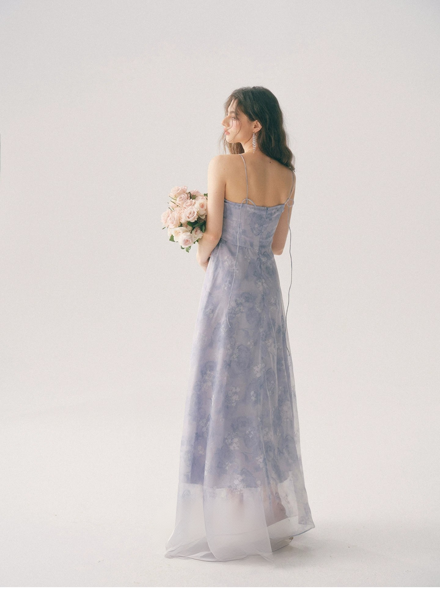 Blue dress, holiday floral dress, high-end camisole dress Blue dress, holiday floral dress, high-end camisole dress