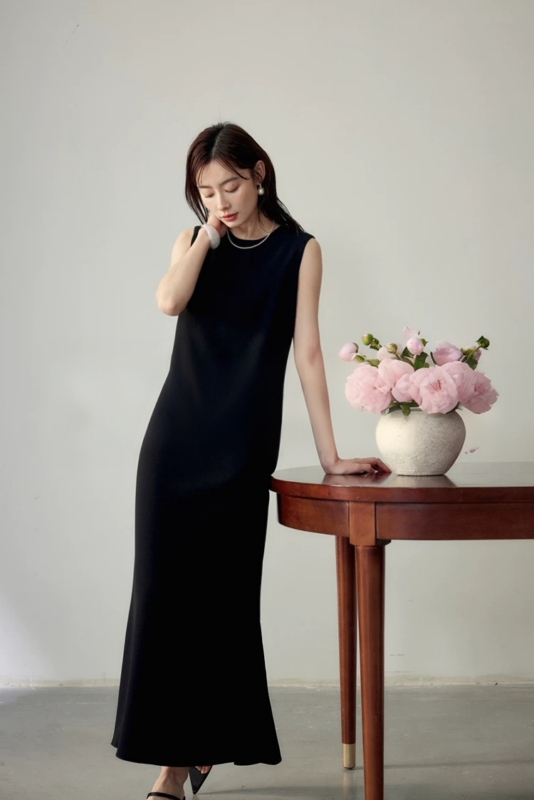 Acetic acid sleeveless big swing fish tail dress