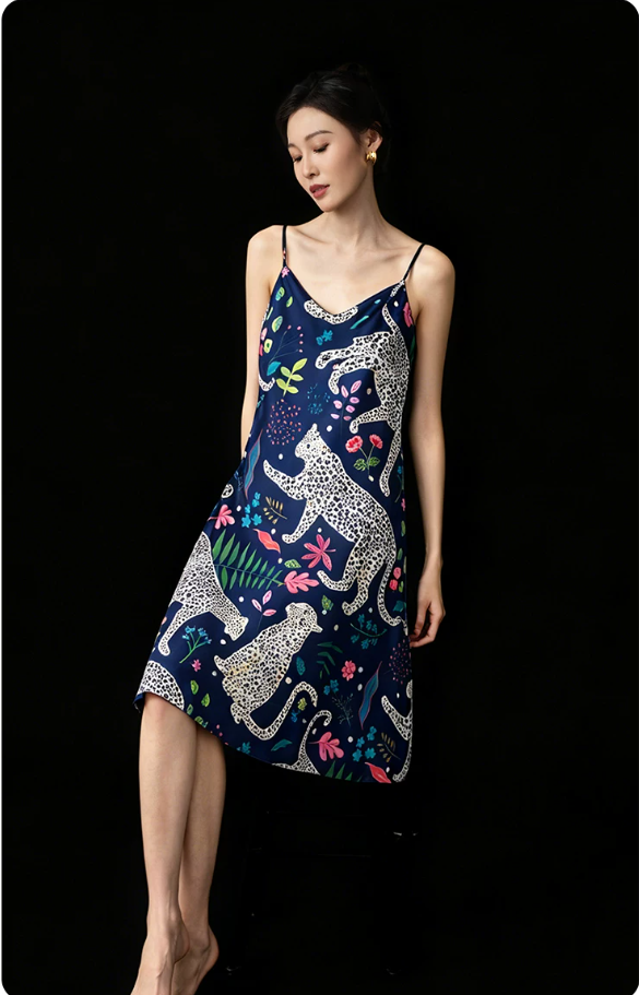 Ice silk sexy sleepwear thin and cool silk nude sleeping skirt Ice silk sexy sleepwear thin and cool silk nude sleeping skirt