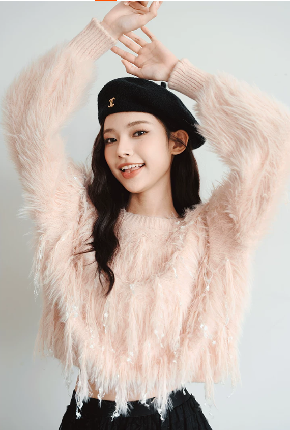 Lazy and relaxed high-end white woolen women's knitted sweater Lazy and relaxed high-end white woolen women's knitted sweater