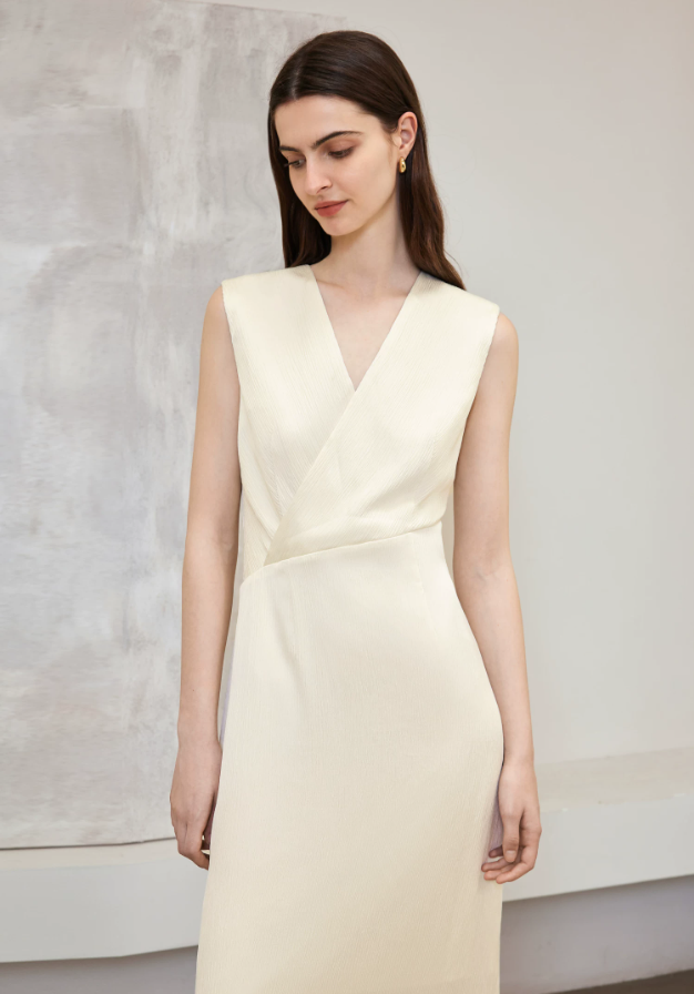 Advanced V-neck sleeveless dress Advanced V-neck sleeveless dress