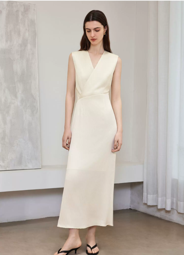 Advanced V-neck sleeveless dress Advanced V-neck sleeveless dress