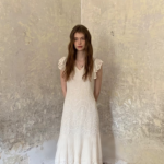 Lotus leaf sleeve V-neck lace patterned skirt