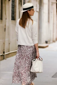 Printed vertical cut elegant and high-end half skirt