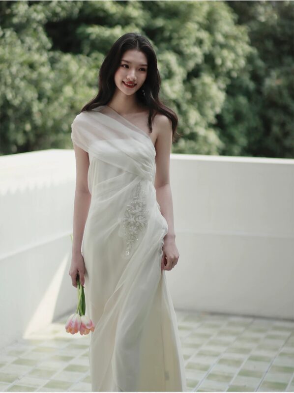 Oblique Shoulder Light Yarn Nail Bead Wedding Dress Morning Robe Dress