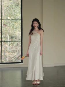Oblique Shoulder Light Yarn Nail Bead Wedding Dress Morning Robe Dress