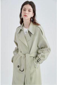 Small British style silhouette windbreaker jacket