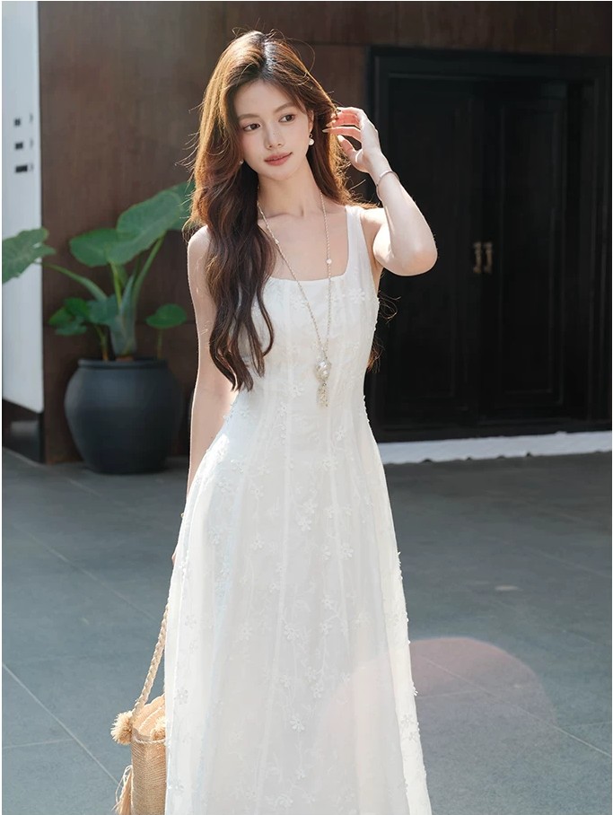 French U-neck spaghetti strap dress French U-neck spaghetti strap dress