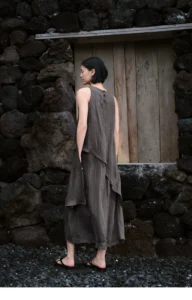 Cloud wrinkled V-neck sleeveless dress