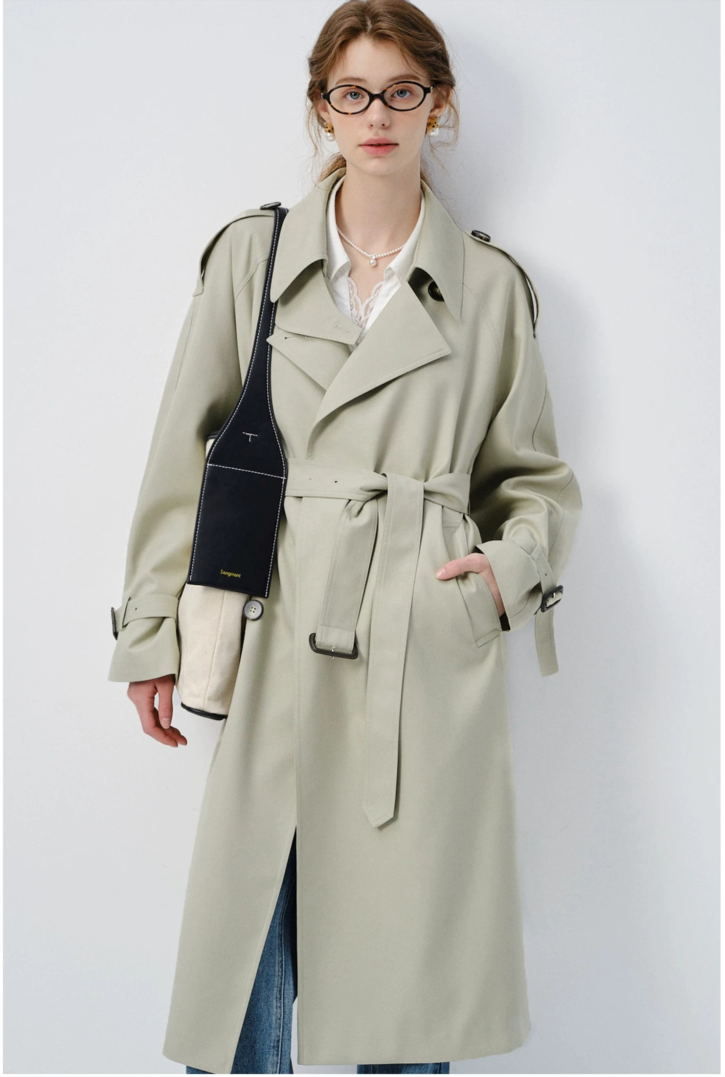 Small British style silhouette windbreaker jacket Small British style silhouette windbreaker jacket