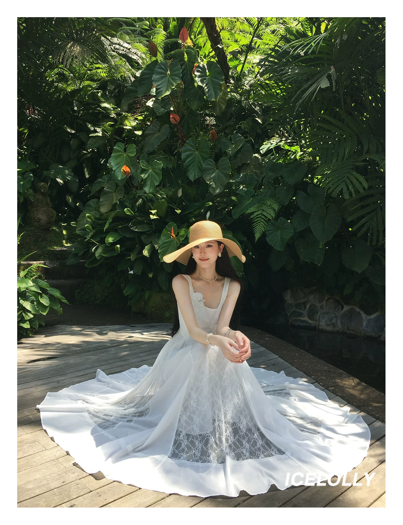 Hollow lace patchwork white waist cinched vest suspender dress Hollow lace patchwork white waist cinched vest suspender dress