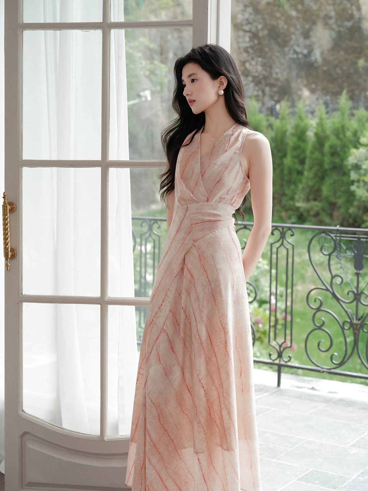 French V-neck halter dress French V-neck halter dress