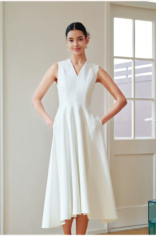 Classic V-neck large swing slim fit fashionable dress