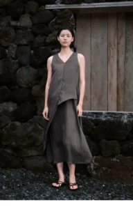 Cloud wrinkled V-neck sleeveless dress