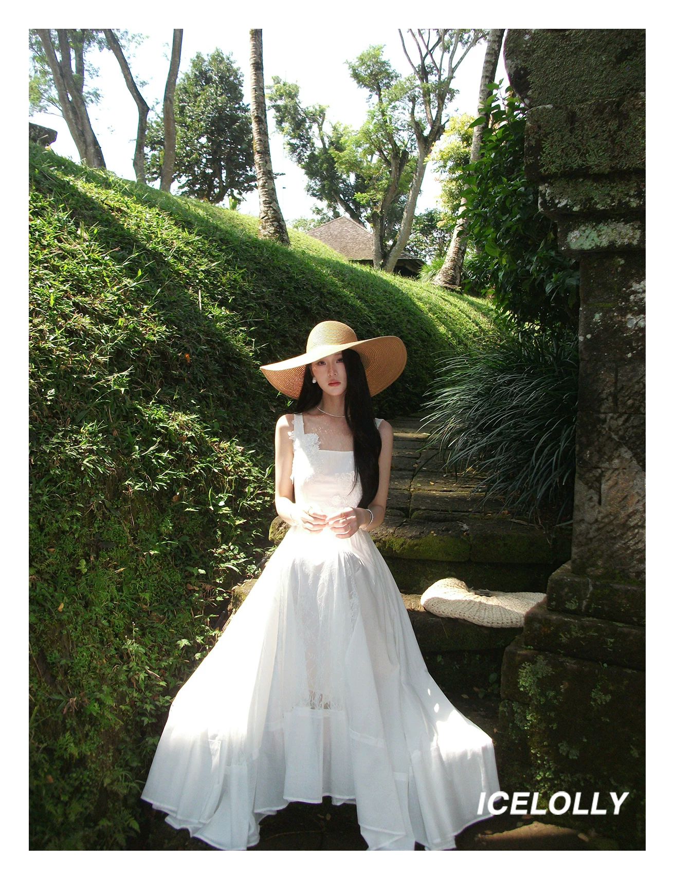 Hollow lace patchwork white waist cinched vest suspender dress Hollow lace patchwork white waist cinched vest suspender dress