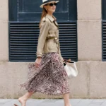 Printed vertical cut elegant and high-end half skirt