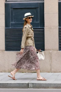 Printed vertical cut elegant and high-end half skirt