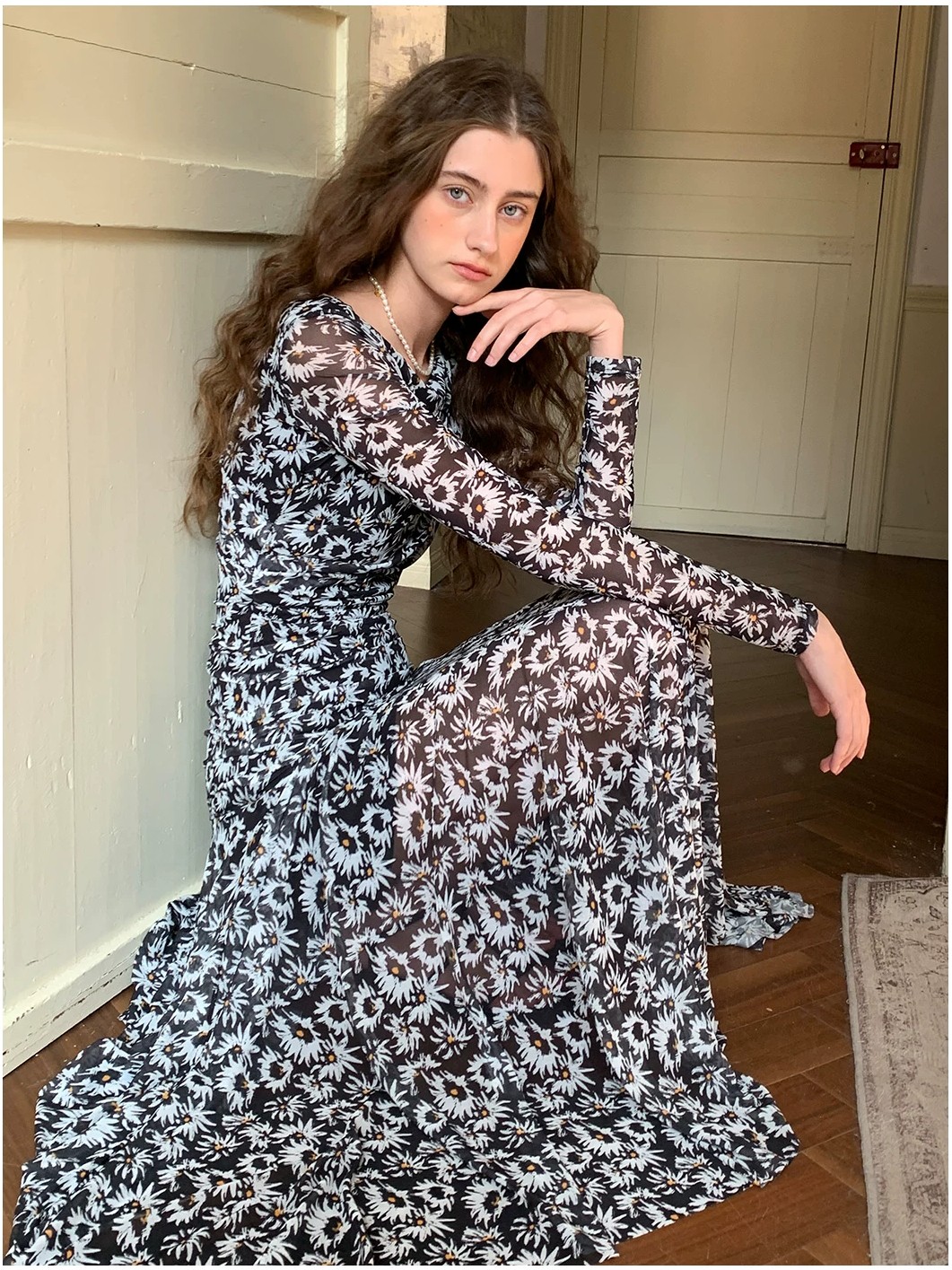 Sleeves, chiffon, floral spring dress Sleeves, chiffon, floral spring dress