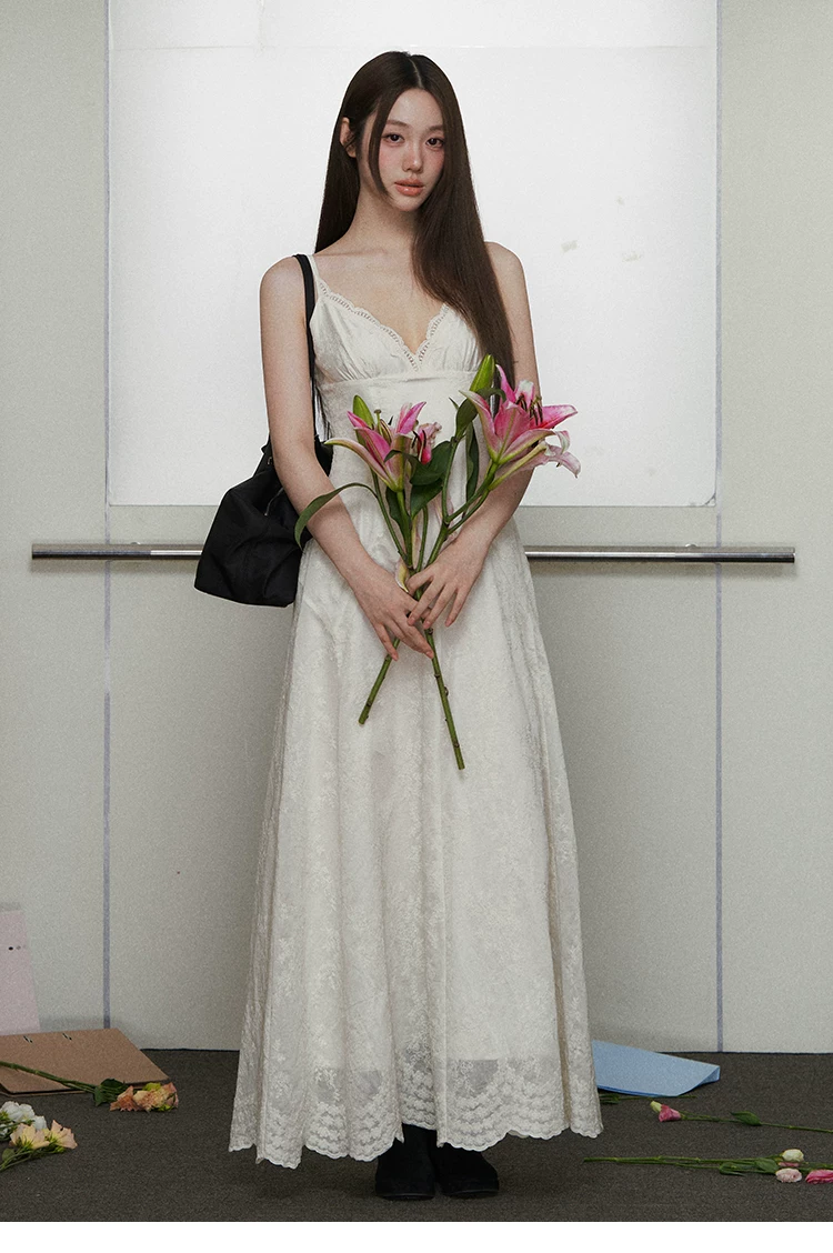 Embroidered V-neck temperament waist cinching suspender long dress!!2598715035 Embroidered V-neck temperament waist cinching suspender long dress