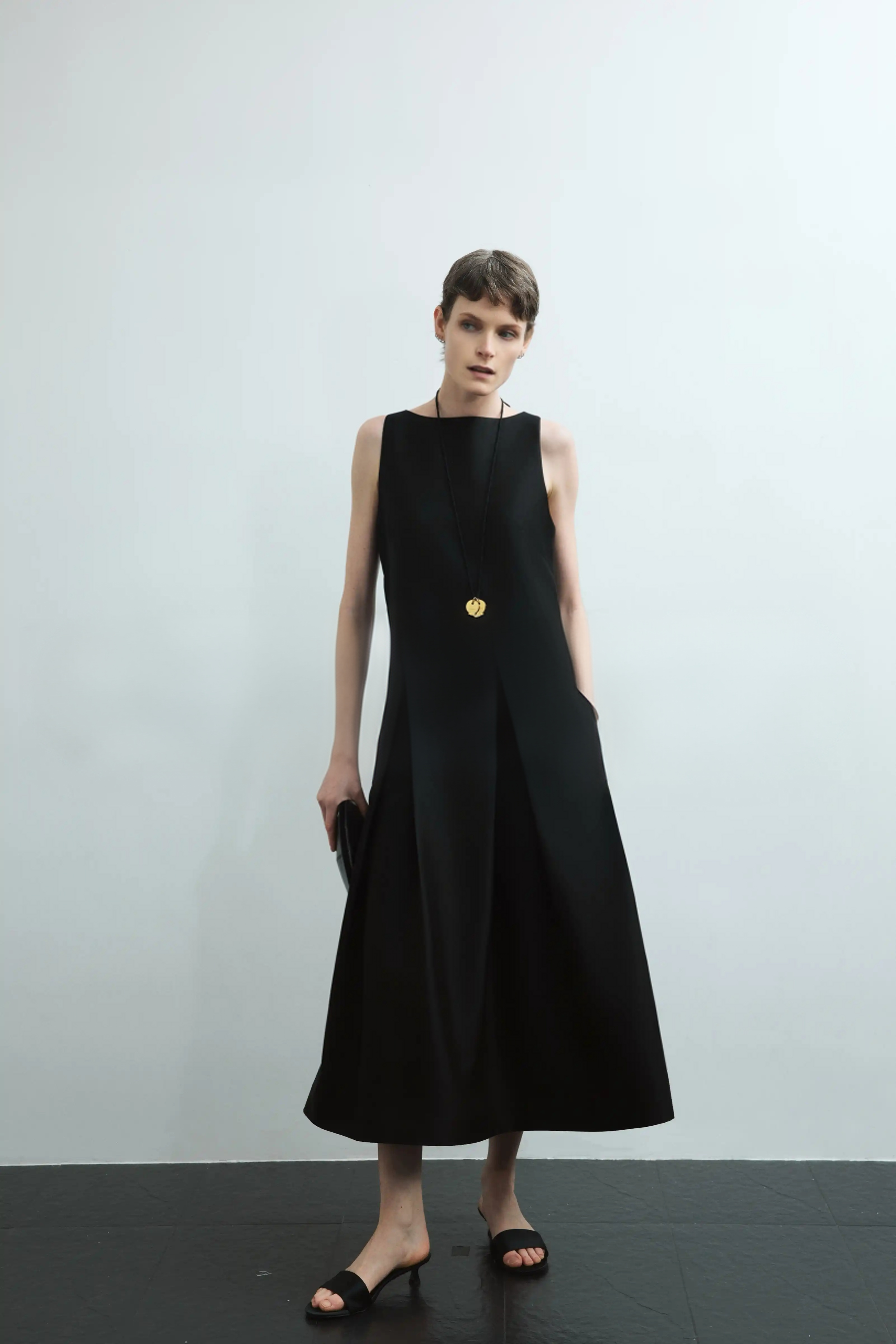 90 Retro Fashionable Low Waist Sleeveless Dress Small Black Dress 90 Retro Fashionable Low Waist Sleeveless Dress Small Black Dress