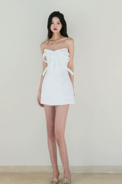 French white strapless bow skirt