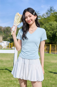 White V-neck short sleeved T-shirt for women