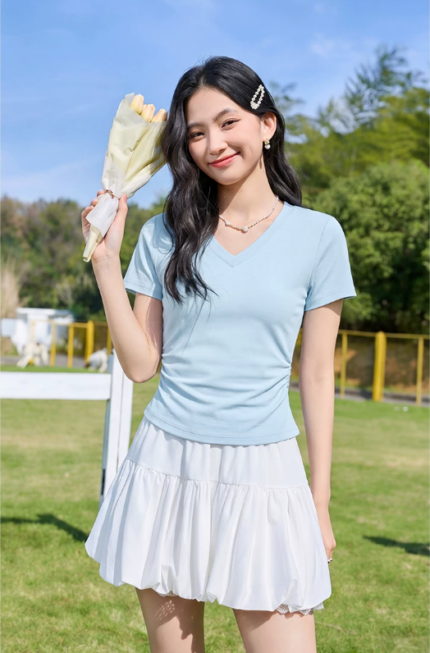 White V-neck short sleeved T-shirt for women