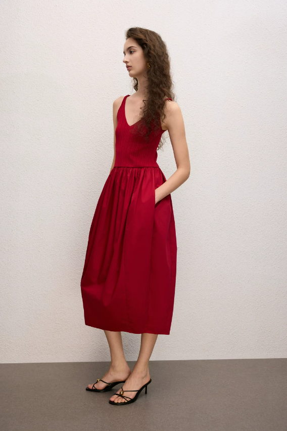 V-neck cinched waist simple knit patchwork dress elegant and fashionable dress V-neck cinched waist simple knit patchwork dress elegant and fashionable dress