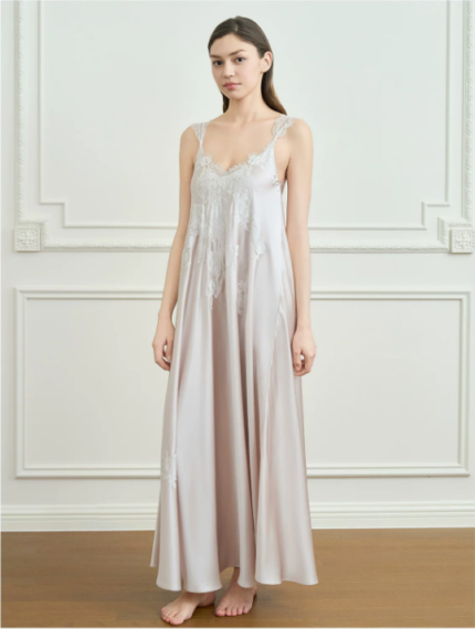 Mulberry silk dress, skin friendly and breathable lace carved nightgown