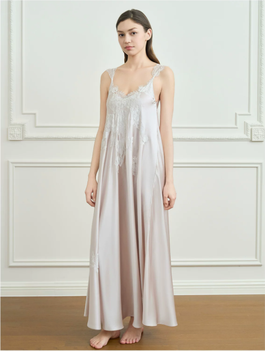 Mulberry silk dress, skin friendly and breathable lace carved nightgown Mulberry silk dress, skin friendly and breathable lace carved nightgown