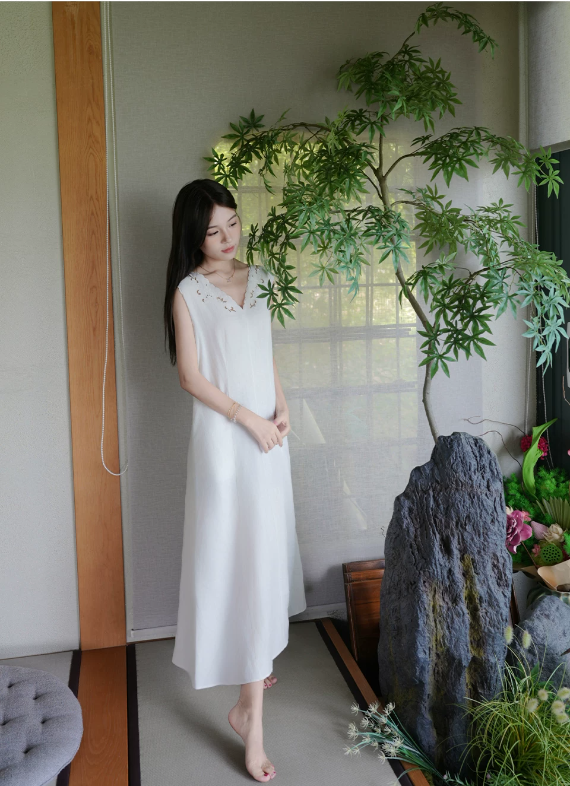 100% pure linen lotus hollow embroidery sleeveless straight tube dress 100% pure linen lotus hollow embroidery sleeveless straight tube dress