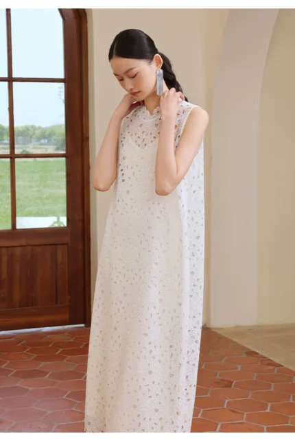 Lace cut flower hollow dress