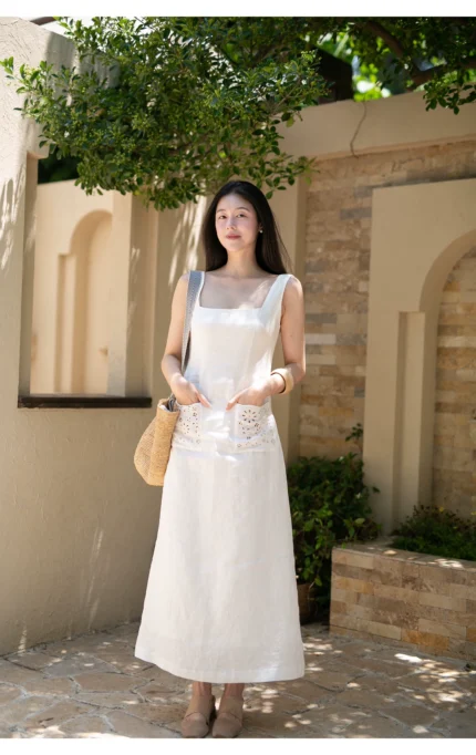 French embroidered vest, white skirt, vacation style temperament, waist cinched sleeveless dress