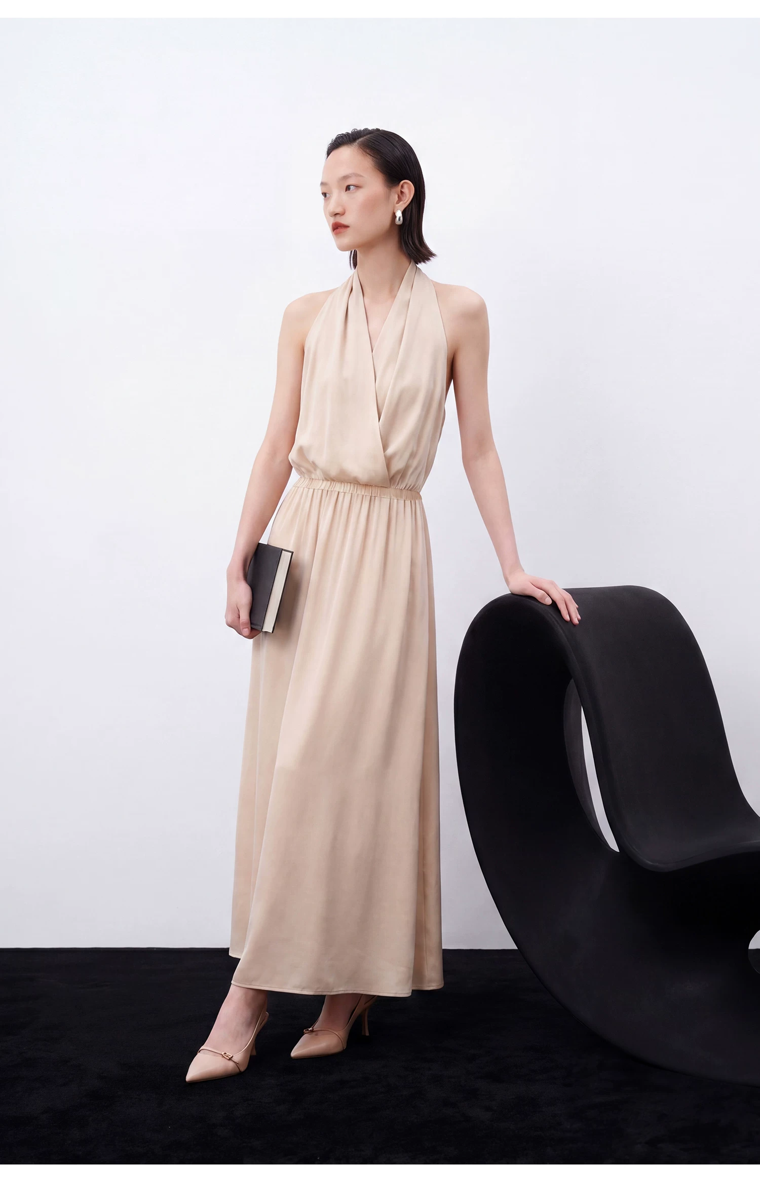Hanging neck backless skirt, high waist slimming, A-line hanging vinegar dress Hanging neck backless skirt, high waist slimming, A-line hanging vinegar dress