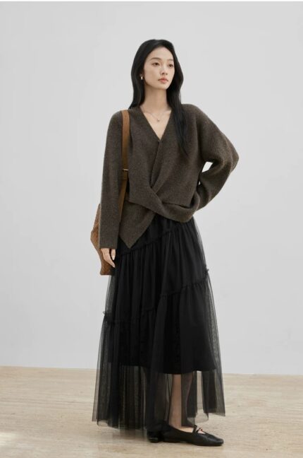Women's twisted V-neck sweater