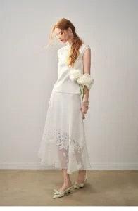 Gentle style dating white knitted skirt set