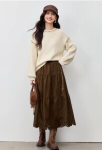 Round neck loose fitting sheepwool thick warm sweater