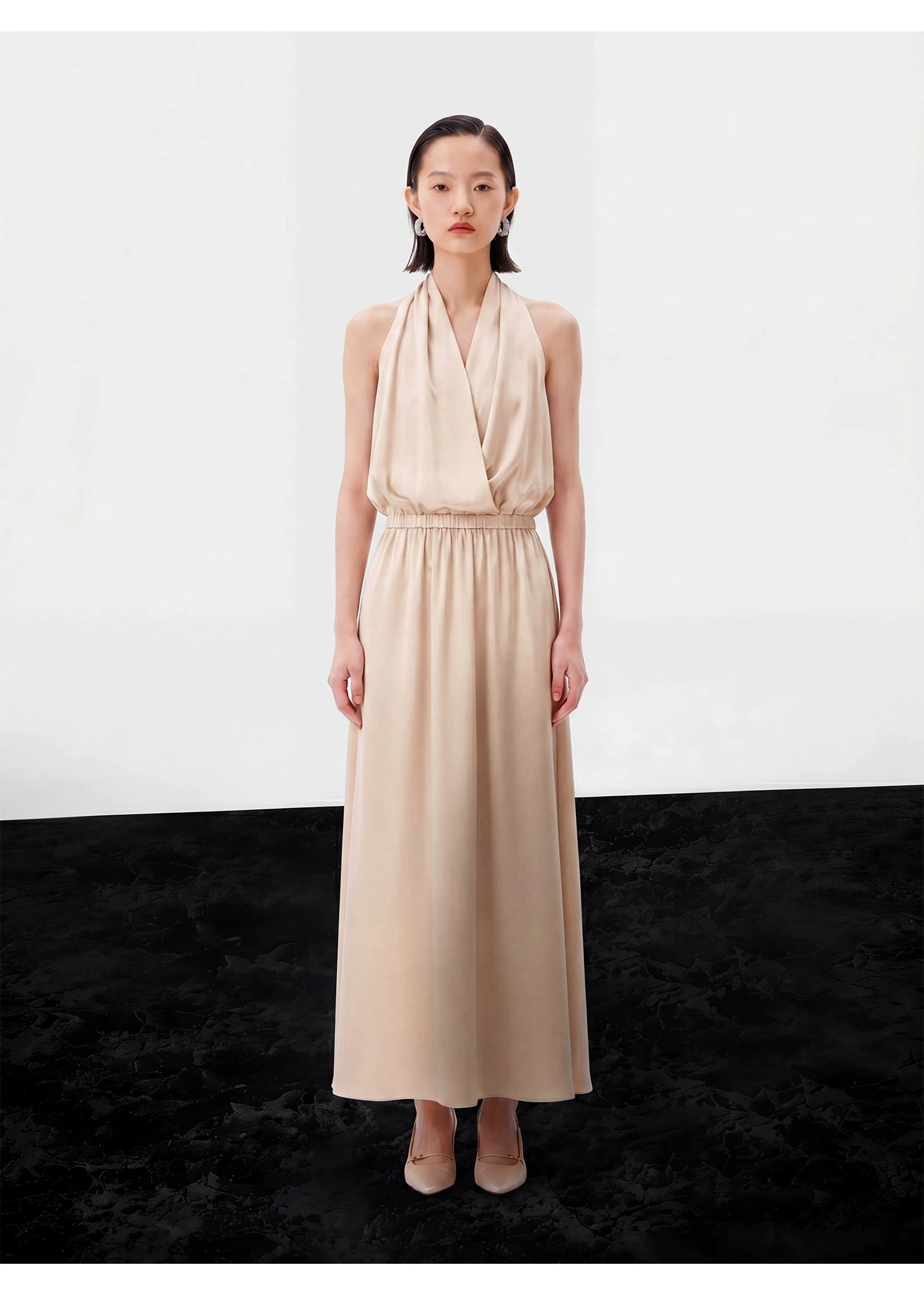 Hanging neck backless skirt, high waist slimming, A-line hanging vinegar dress Hanging neck backless skirt, high waist slimming, A-line hanging vinegar dress